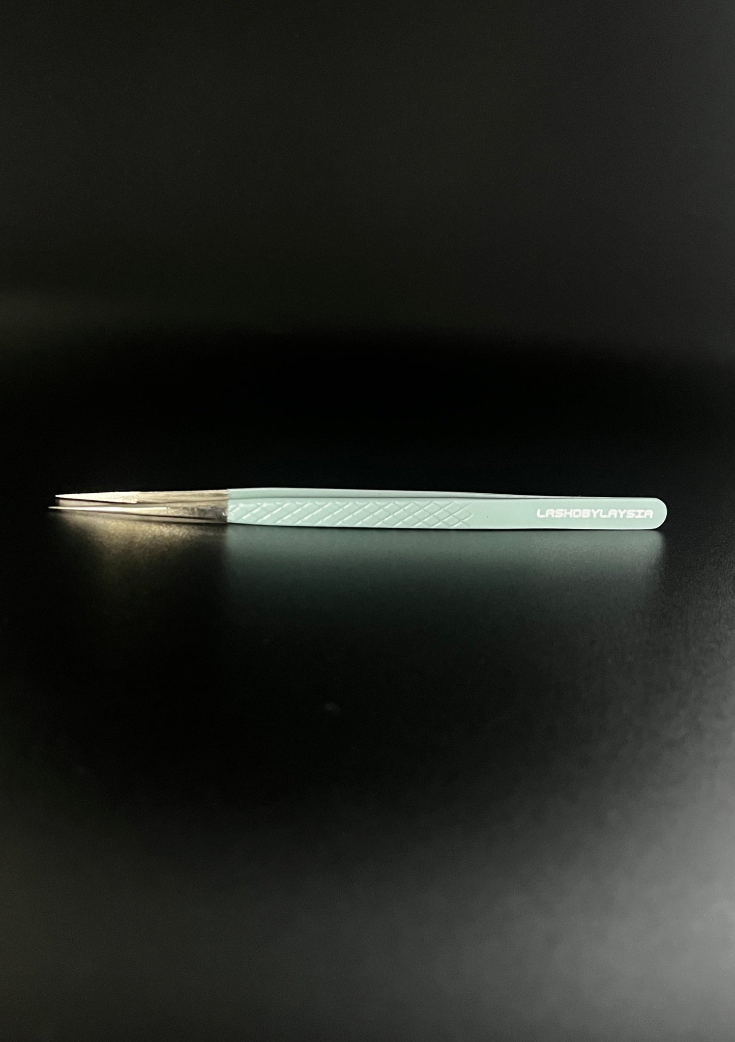 Str8 Up Isolation Tweezer